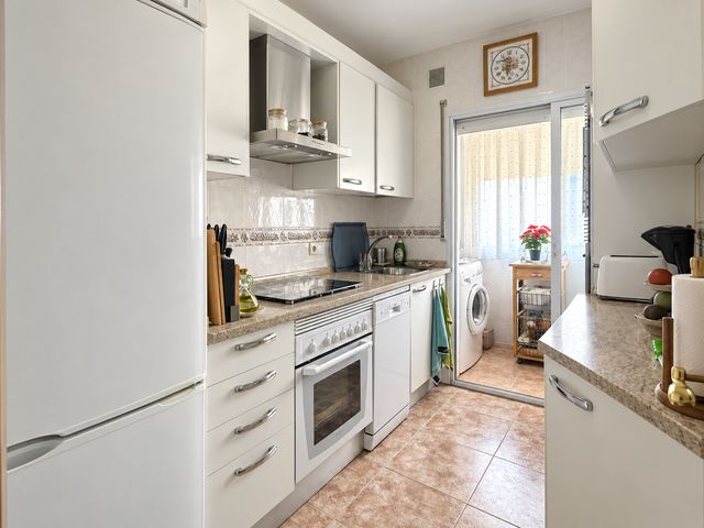 Cocina · Piso en San Pascual, foto 3 de 24