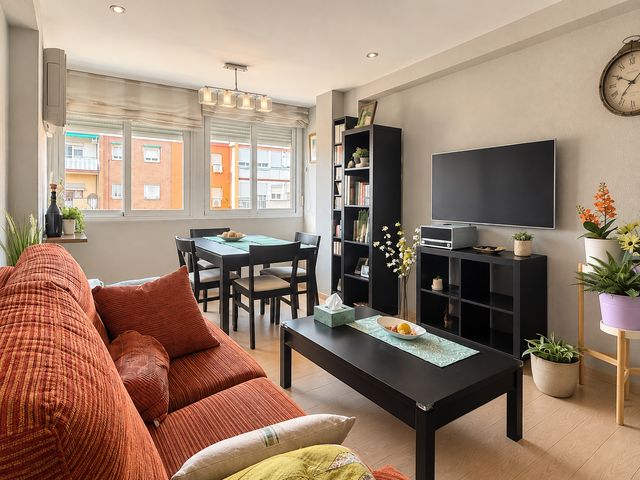 Salón y zona de comedor · Piso en San Pascual, foto 7 de 24