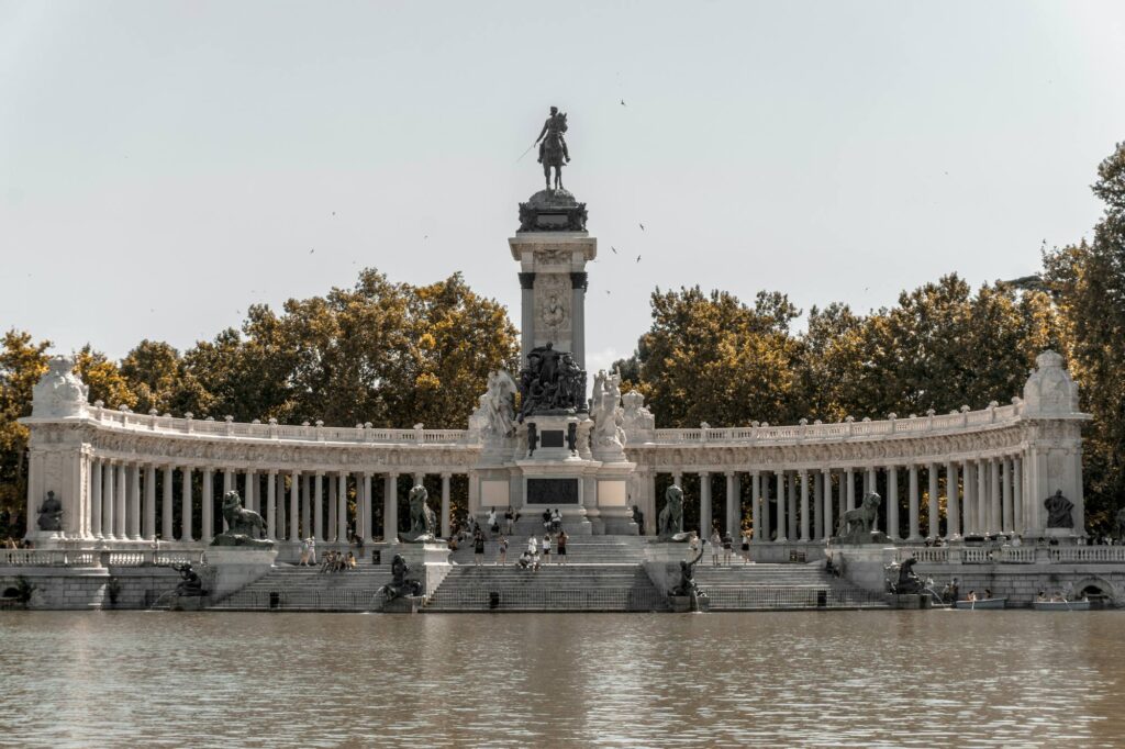 Estanque del Retiro y monumento a Alfonso XII, Madrid