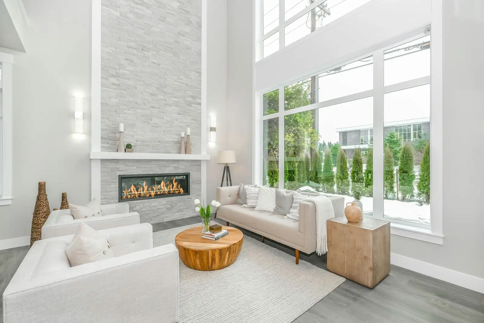 Salón luminoso de una vivienda